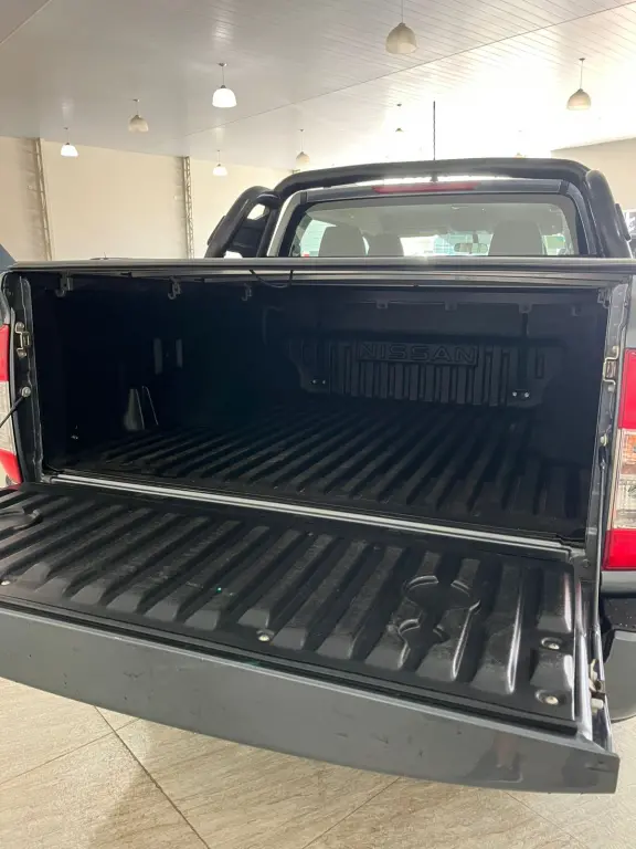 NISSAN Frontier - Foto