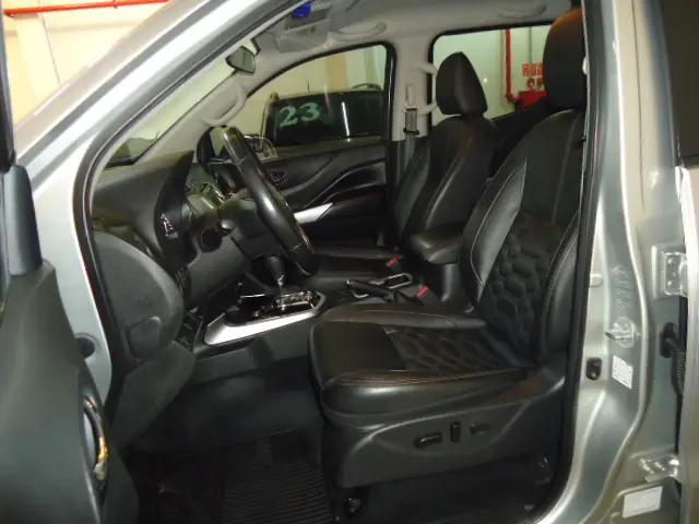 NISSAN Frontier - Foto