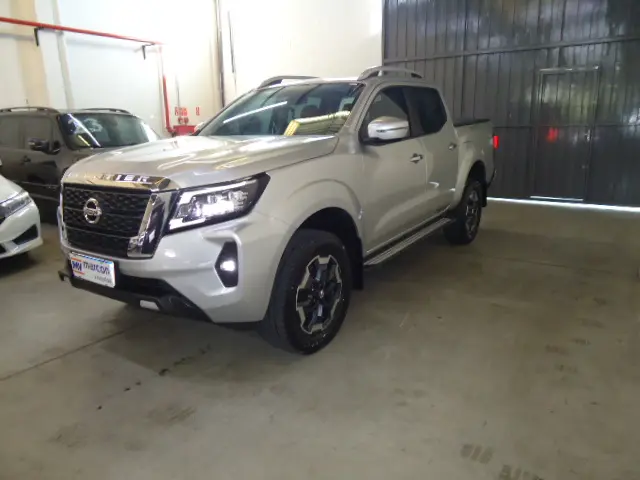 NISSAN Frontier - Foto