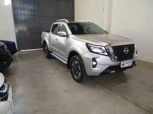 NISSAN Frontier - Foto
