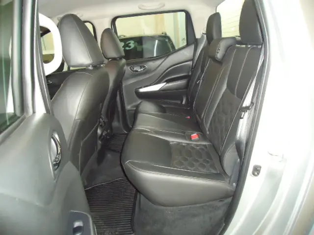 NISSAN Frontier - Foto