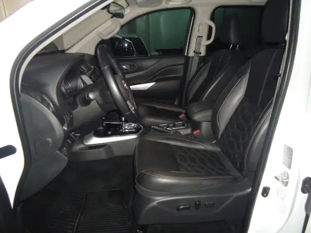 NISSAN Frontier - Foto