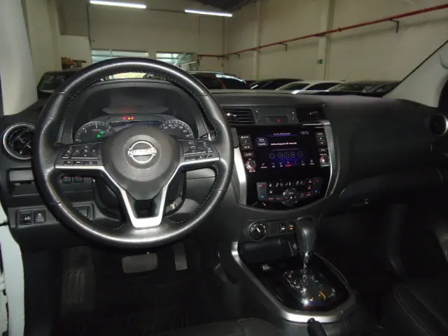 NISSAN Frontier - Foto