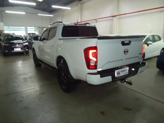 NISSAN Frontier - Foto