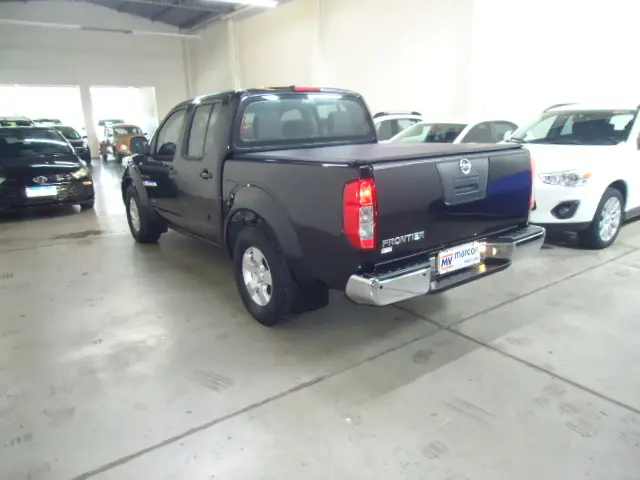 NISSAN Frontier - Foto