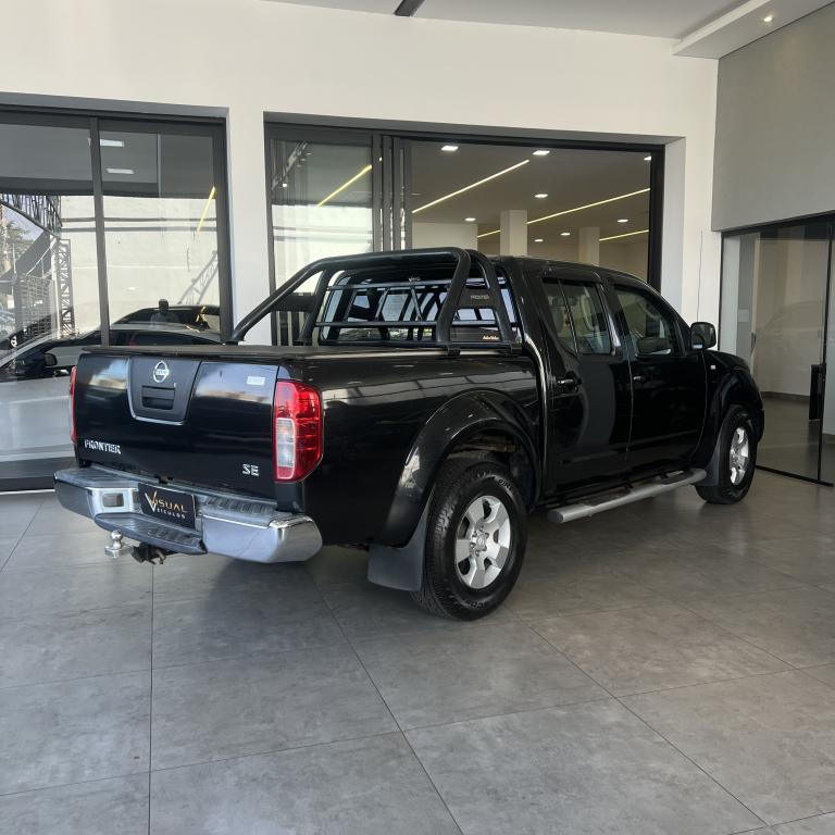 NISSAN Frontier - Miniatura