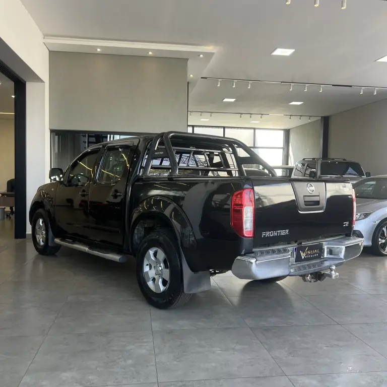 NISSAN Frontier - Foto