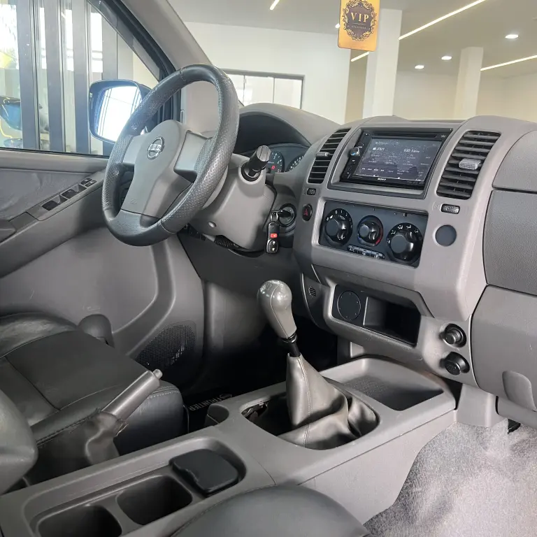 NISSAN Frontier - Foto