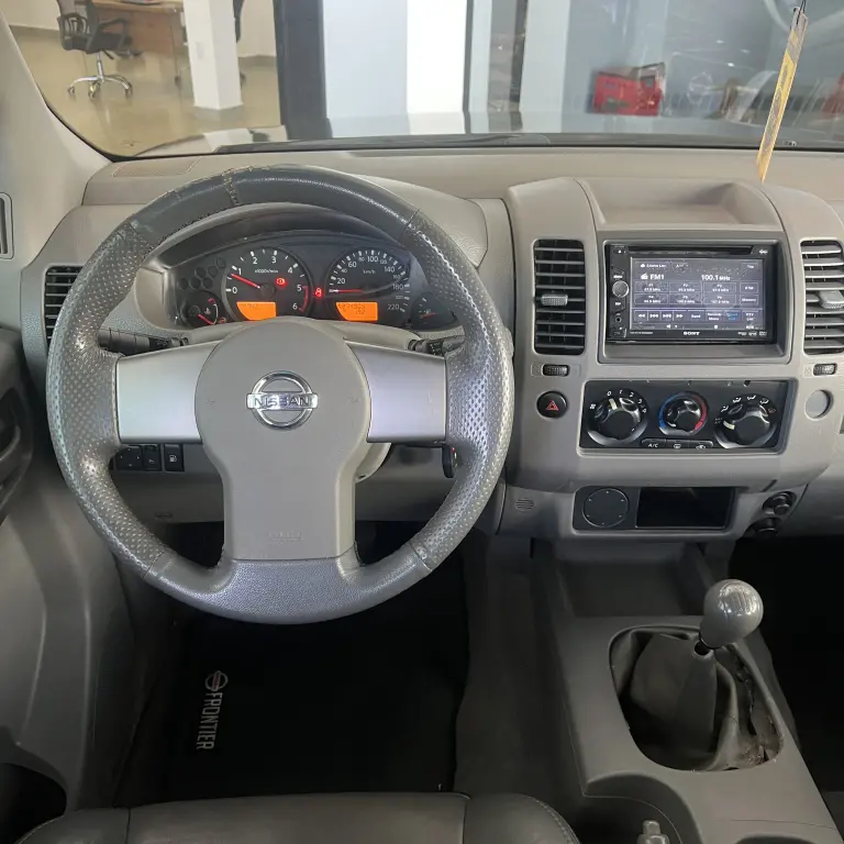 NISSAN Frontier - Foto