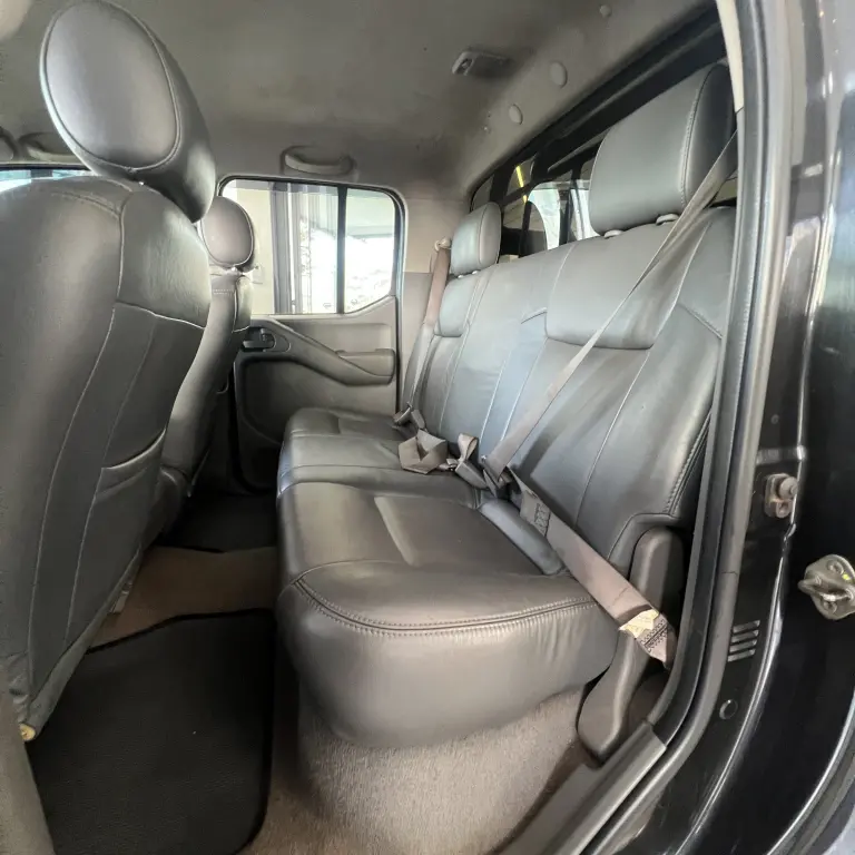 NISSAN Frontier - Foto