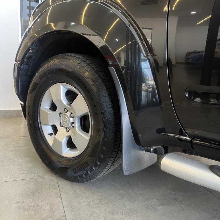 NISSAN Frontier - Miniatura