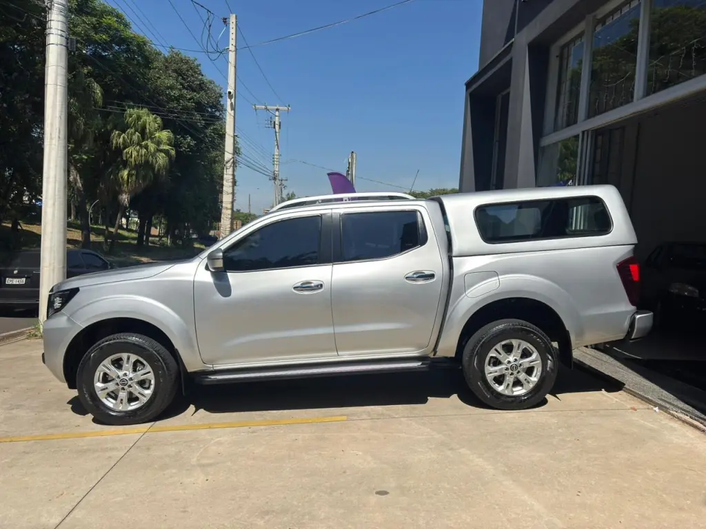 NISSAN Frontier - Foto