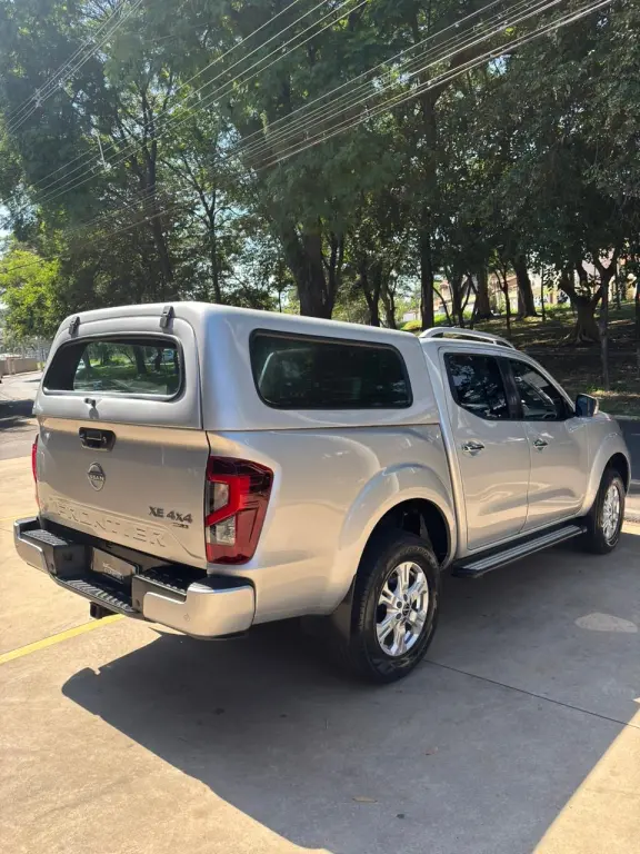 NISSAN Frontier - Foto