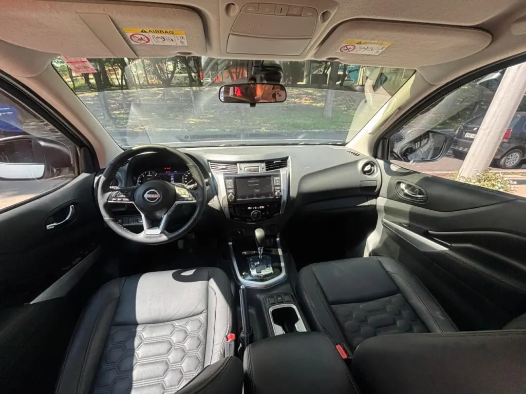 NISSAN Frontier - Foto