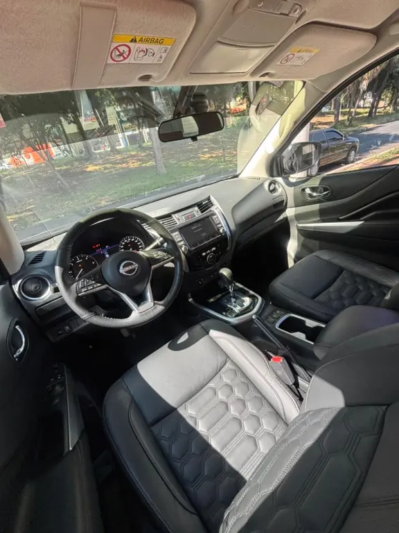 NISSAN Frontier - Foto