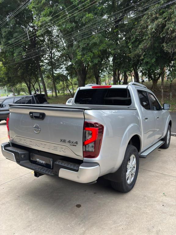 NISSAN Frontier - Foto