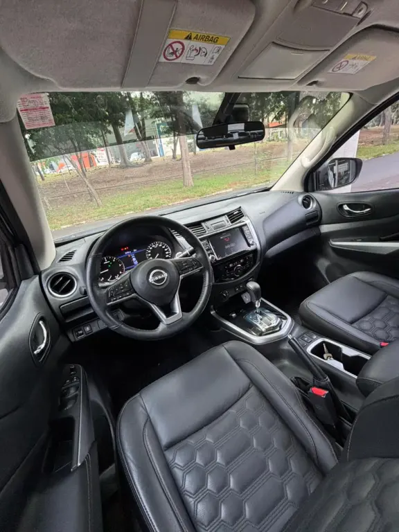 NISSAN Frontier - Foto