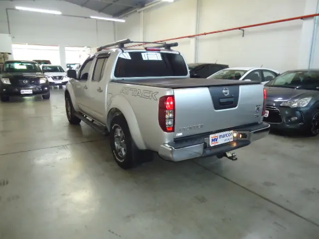 NISSAN Frontier - Foto