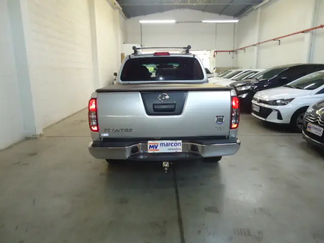 NISSAN Frontier - Foto