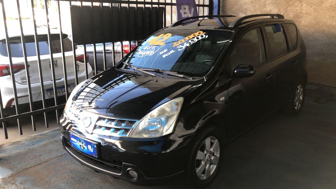 NISSAN Livina - Foto