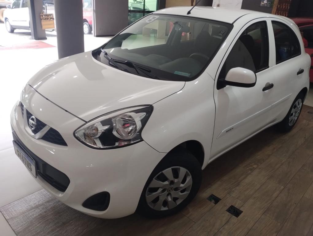 NISSAN March - Foto