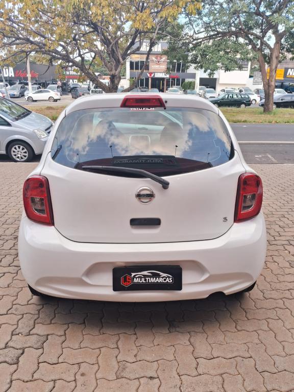 NISSAN March - Foto