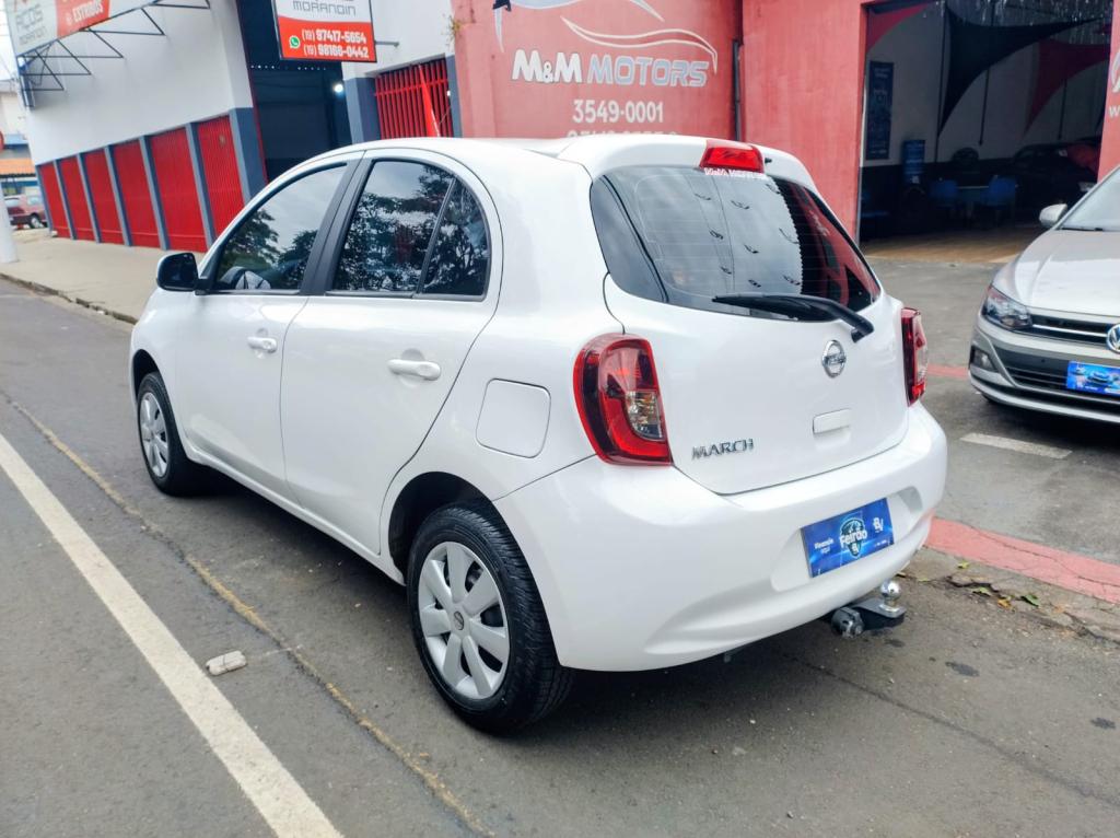 NISSAN March - Foto