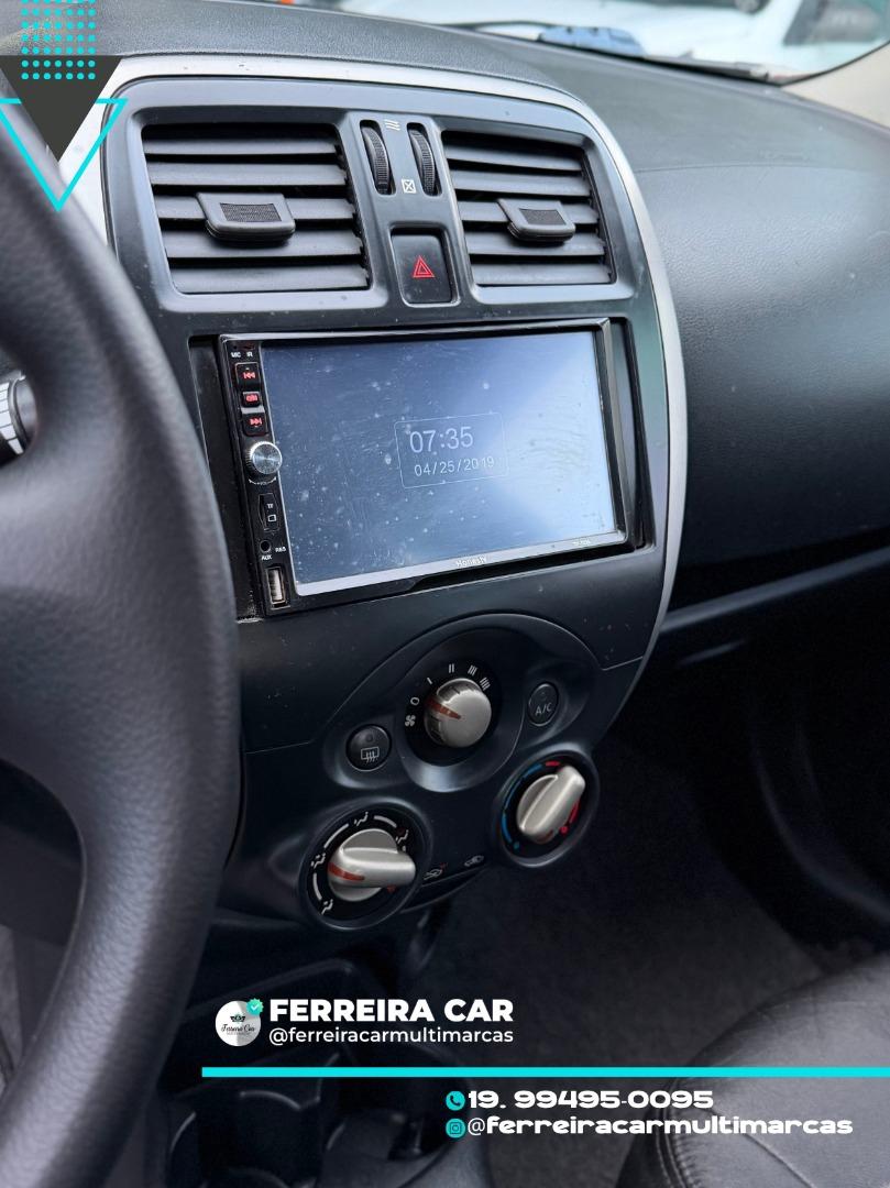 NISSAN March - Foto