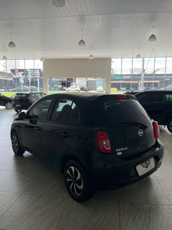 NISSAN March - Foto