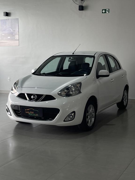 NISSAN March - Foto