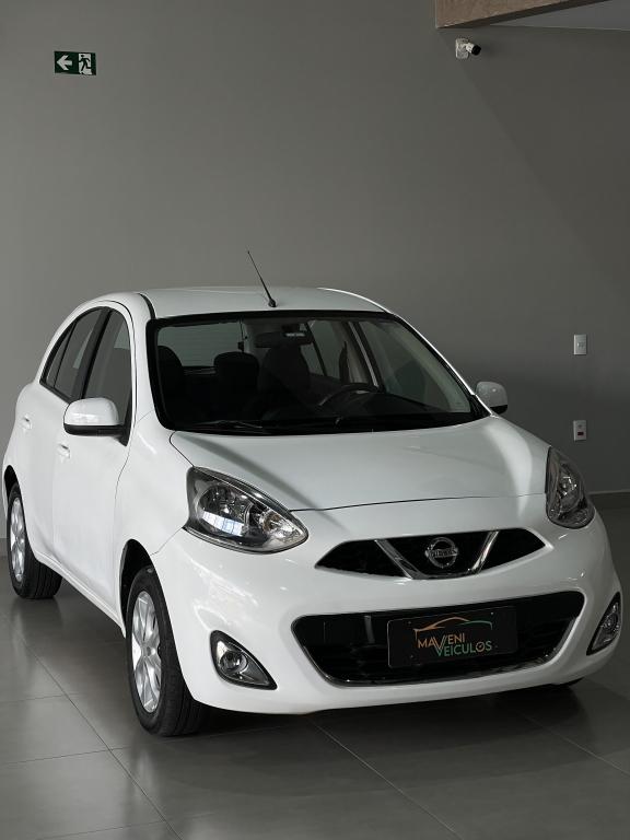 NISSAN March - Foto