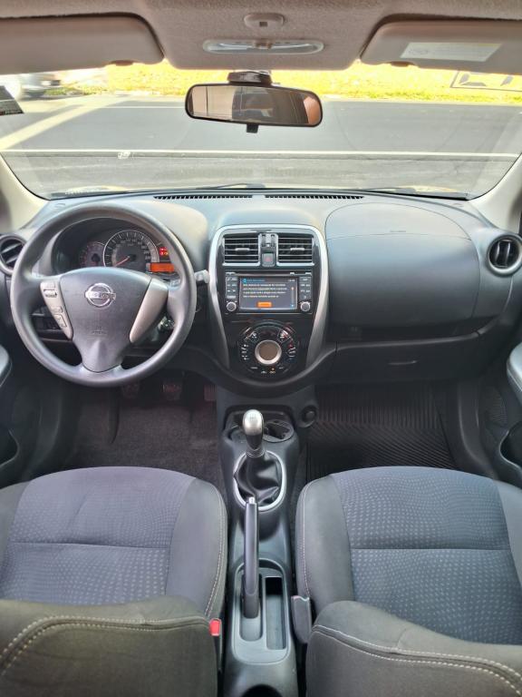 NISSAN March - Foto
