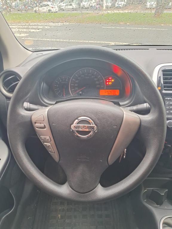 NISSAN March - Foto