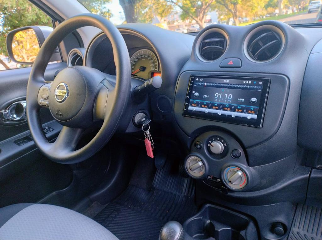 NISSAN March - Foto