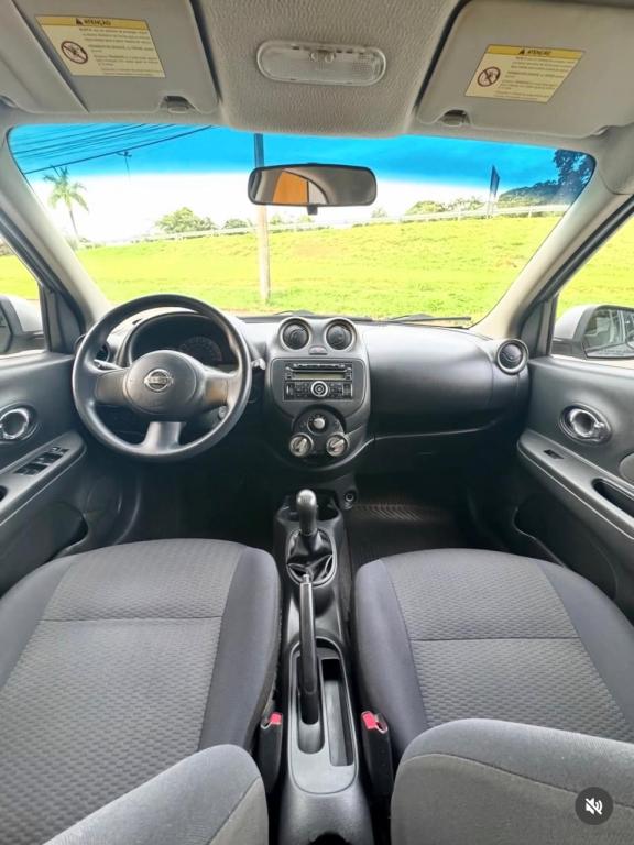 NISSAN March - Foto