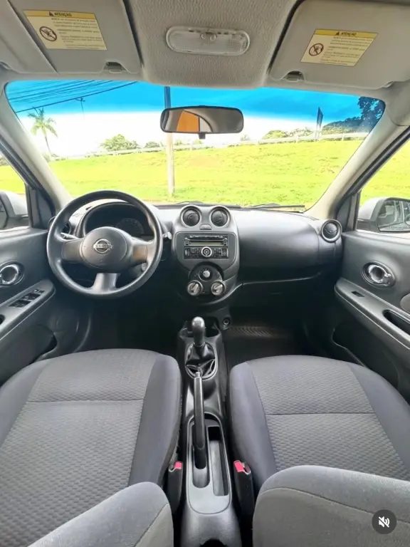 NISSAN March - Foto