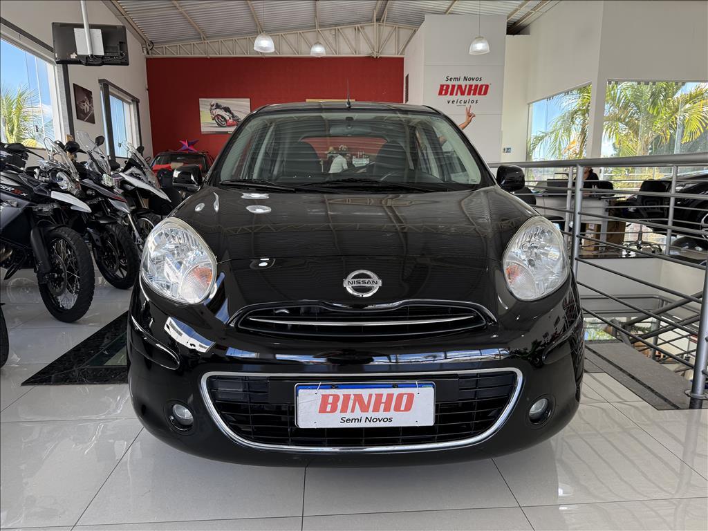 NISSAN March - Foto