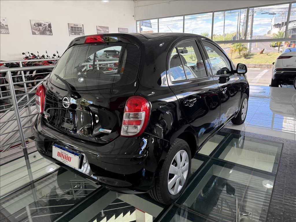 NISSAN March - Foto