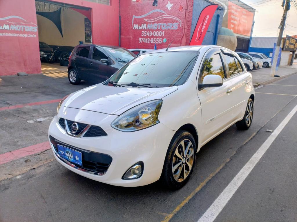 NISSAN March - Foto