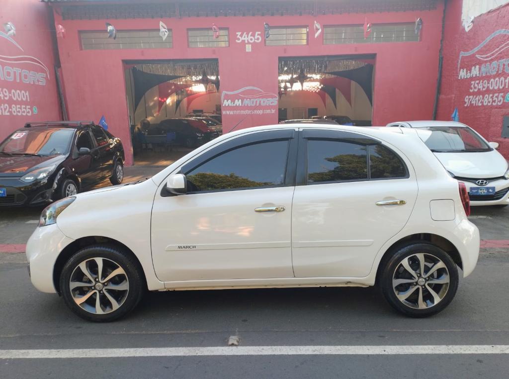 NISSAN March - Foto