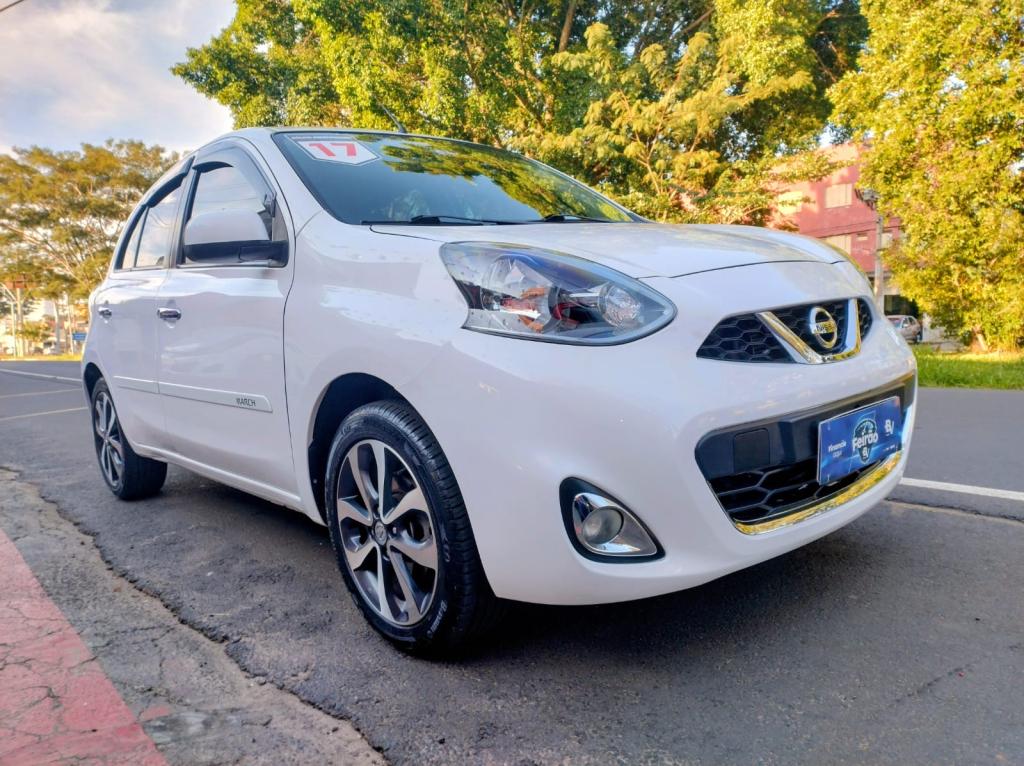 NISSAN March - Foto
