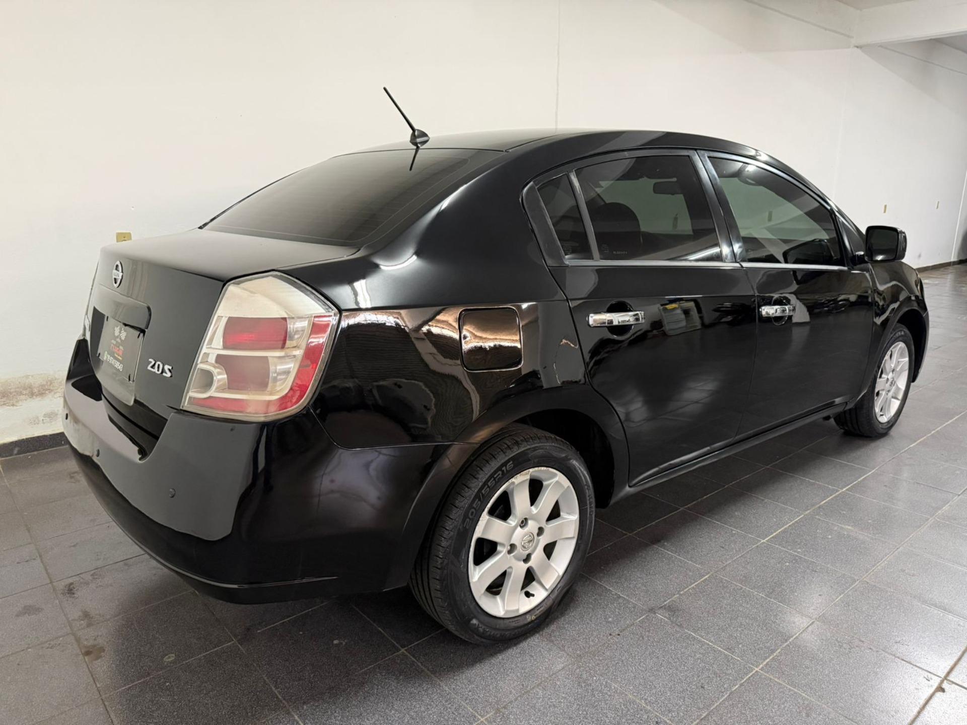 NISSAN Sentra - Foto