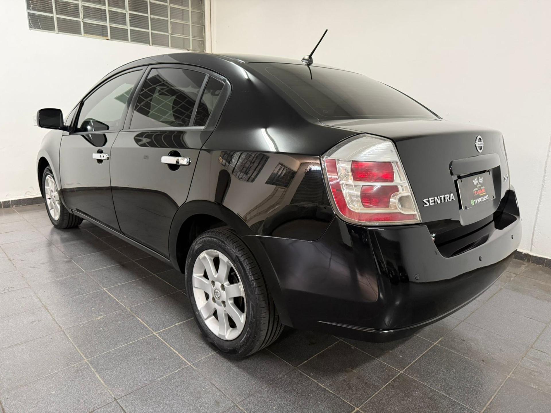 NISSAN Sentra - Foto