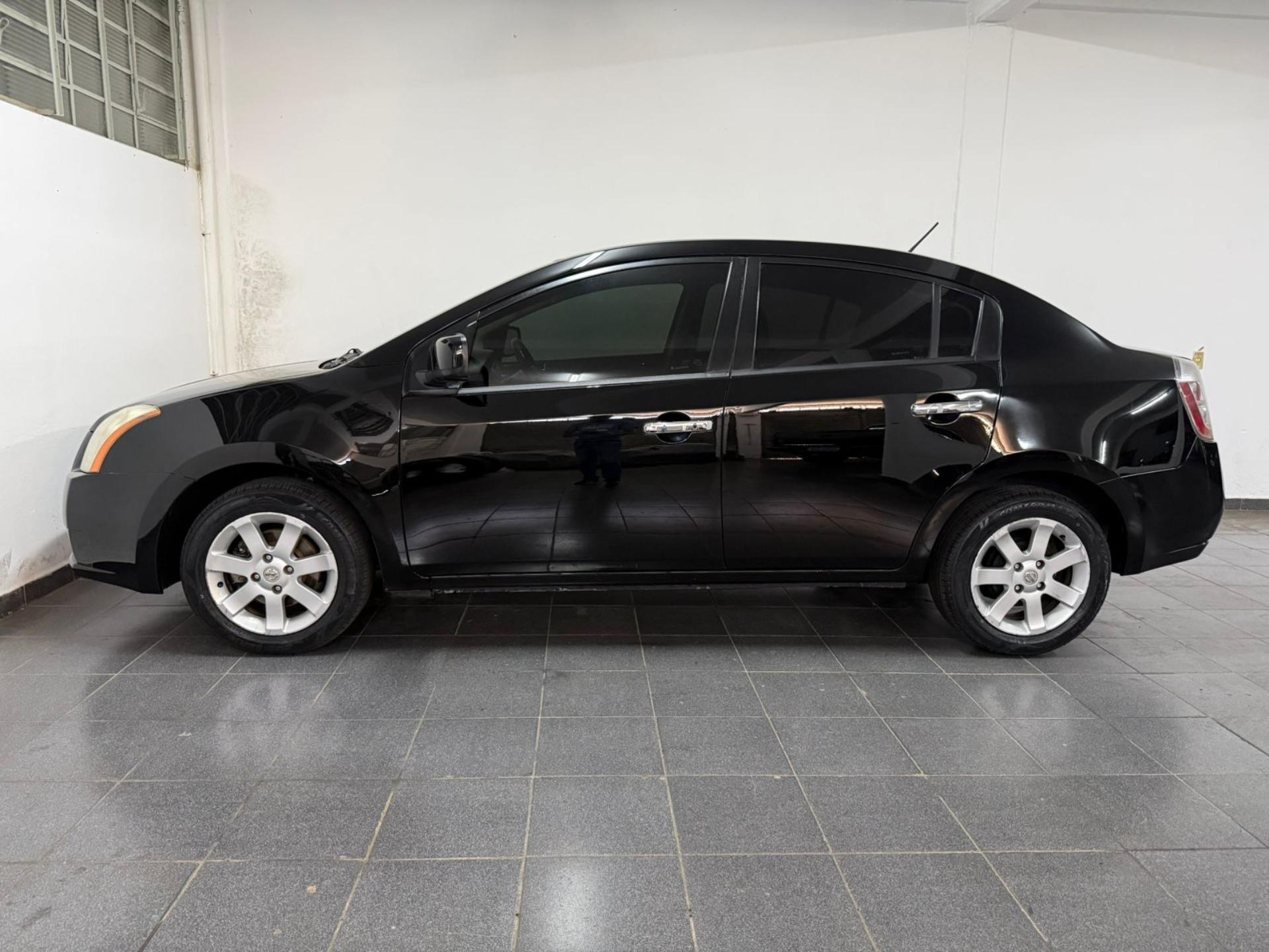 NISSAN Sentra - Foto