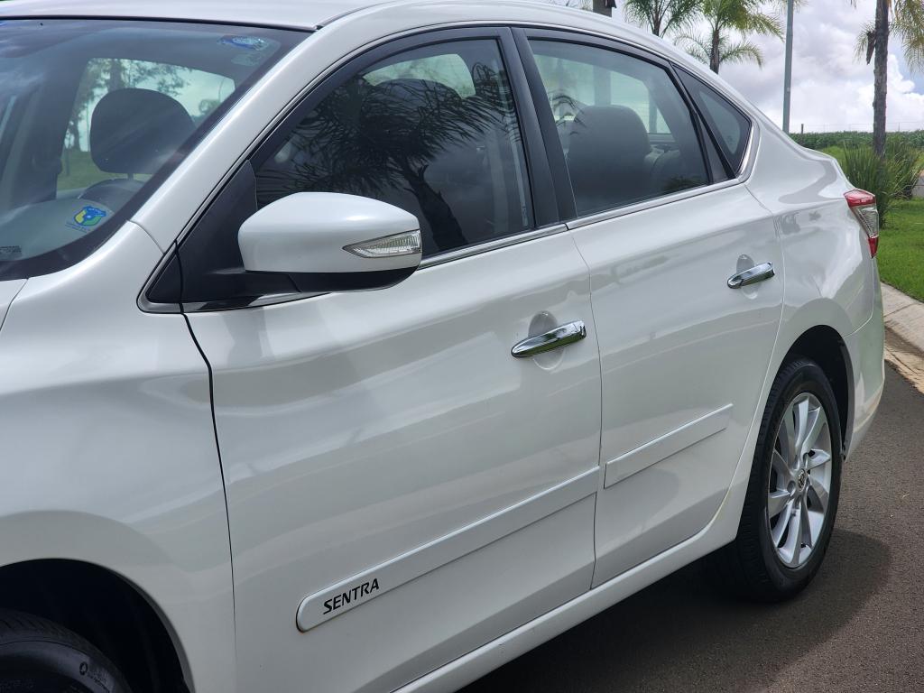 NISSAN Sentra - Foto