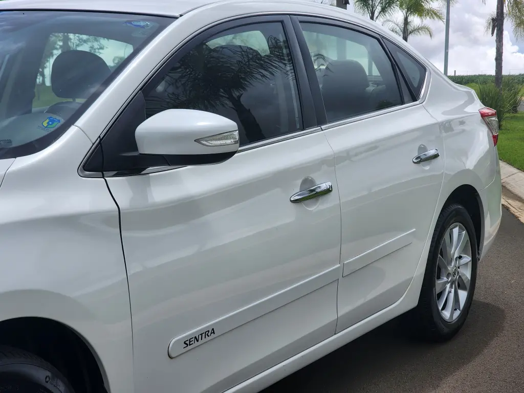 NISSAN Sentra - Foto