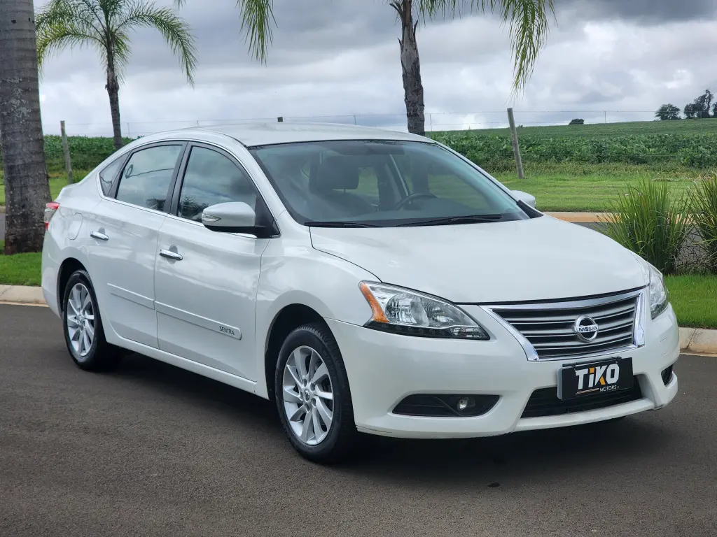NISSAN Sentra - Foto