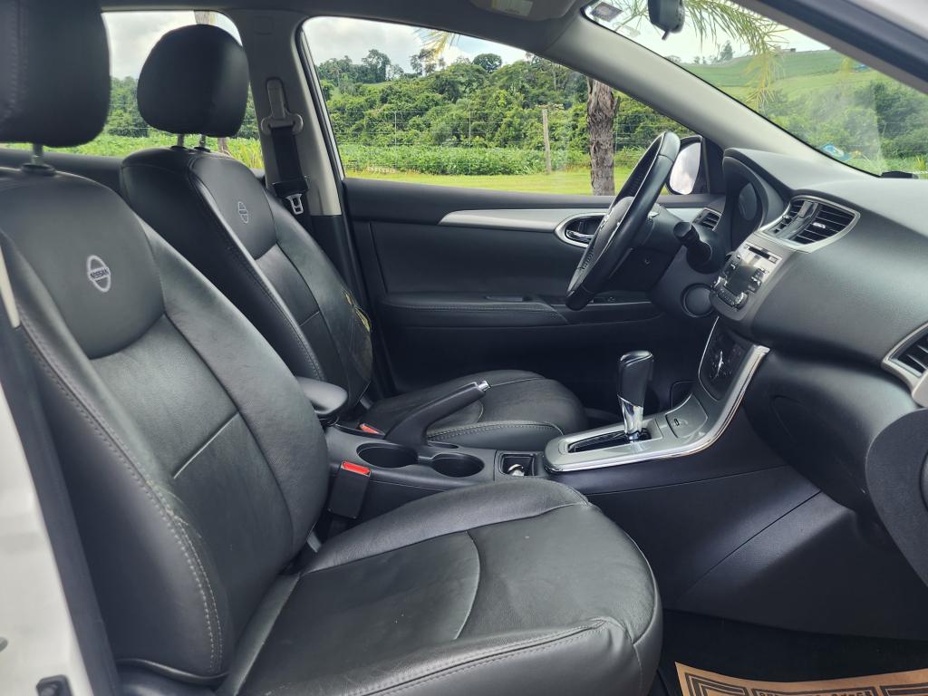 NISSAN Sentra - Foto