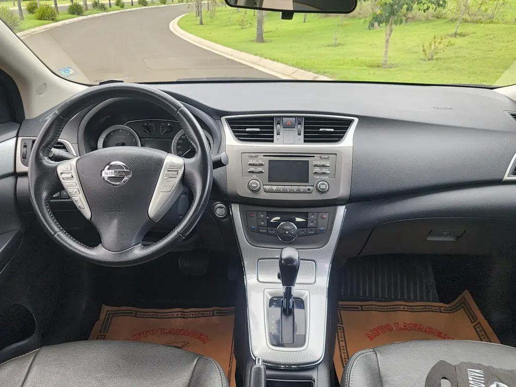 NISSAN Sentra - Foto