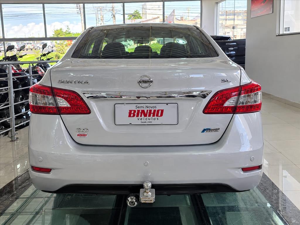 NISSAN Sentra - Foto